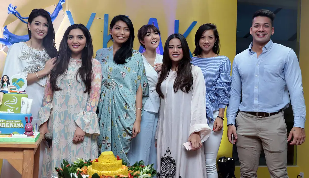 Istri musisi dan Anggota DPR, Anang Hermansyah itu mengaku sangat menikmati perannya sebagai ibu rumah tangga. Ashanty mengaku bahagia kendati tidak memiliki banyak waktu bersama temannya. (Deki Prayoga/ Bintang.com)