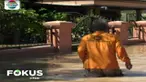 Tenda-tenda sengaja didirikan tak jauh dari lokasi banjir guna memudahkan warga saat hendak pulang ke rumahnya masing-masing.