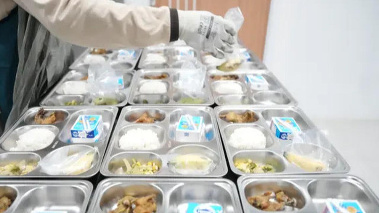 Menteri Komdigi: Menu Makan Bergizi Gratis Lihat Kearifan Lokal, Tidak Harus Sama Seluruh Indonesia
