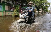 Pakar ITB Bagikan Tips Aman Berkendara Banjir bagi Pengendara Motor, Hindari Kerusakan Fatal!