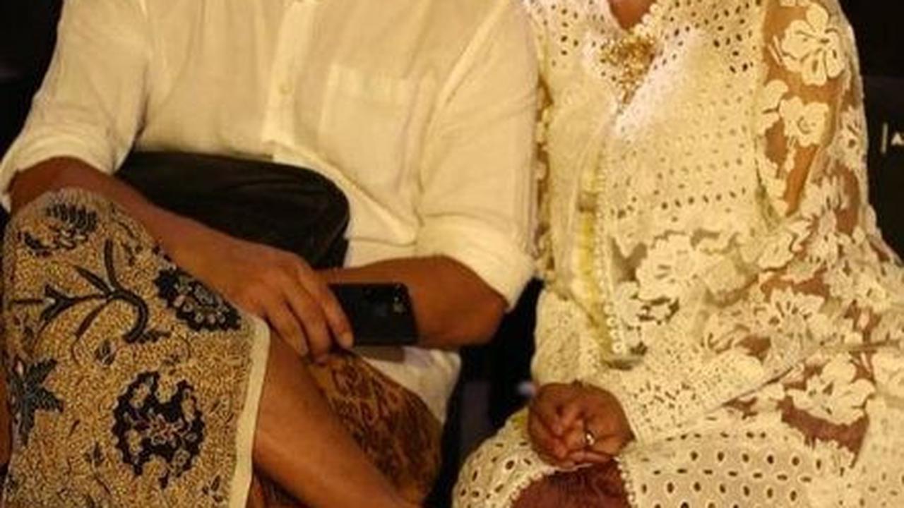 Rayakan Anniversary Ke-13, 8 Foto Mesra Happy Salma dan Suami Yang Jarang Tersorot