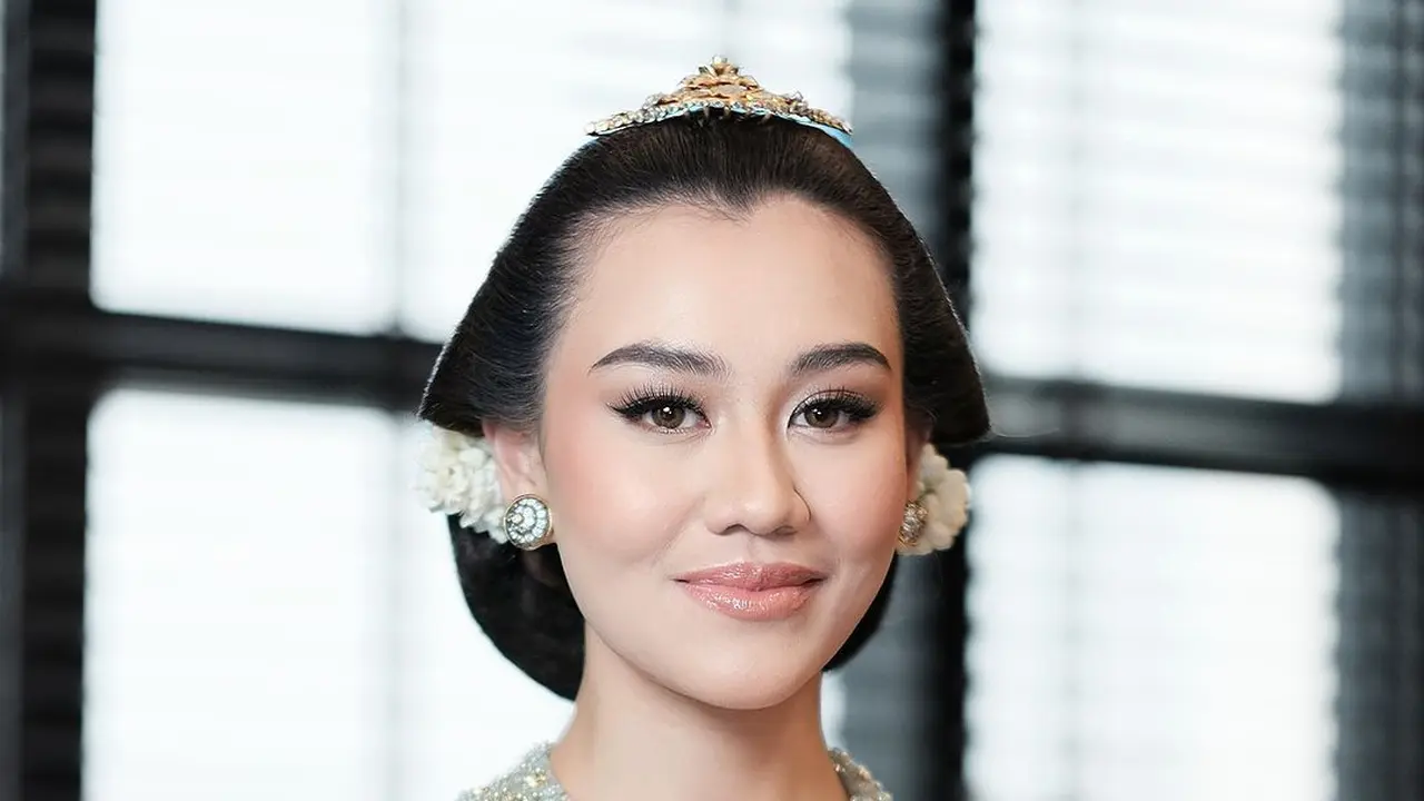 Siraman Aaliyah Massaid bernuansa Jawa