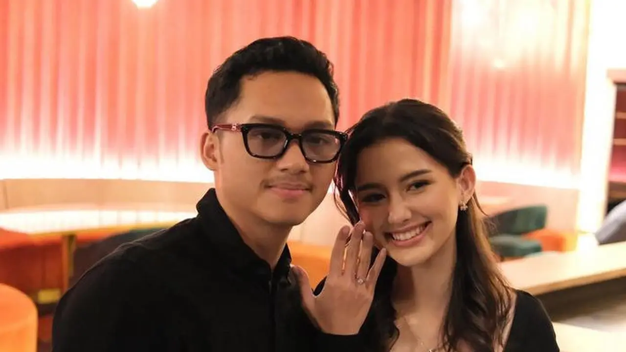 Azriel Hermansyah Melamar Sarah Menzel