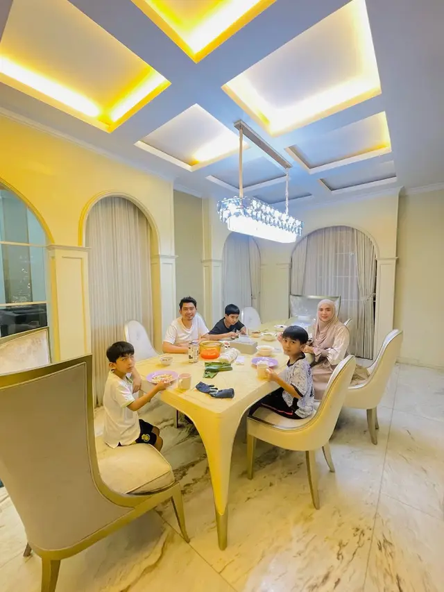 Potret Ruang Makan di Rumah Ustaz Solmed