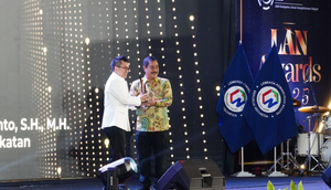 Menteri Imigrasi dan Pemasyarakatan (Imipas), Agus Andrianto raih penghargaan Transformasional Leader. Foto: Kemenimipas