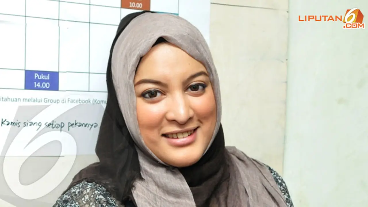 jane-shalimar-131025b.jpg