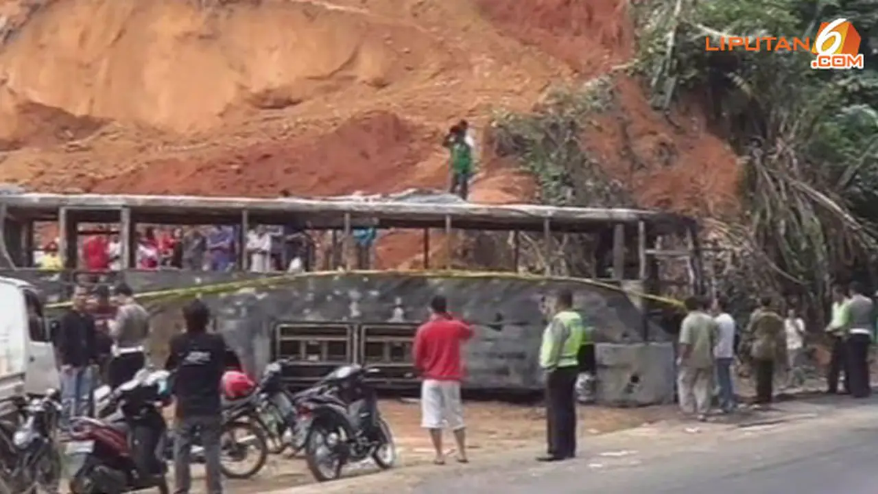 bus-terbakar--140131-c.jpg