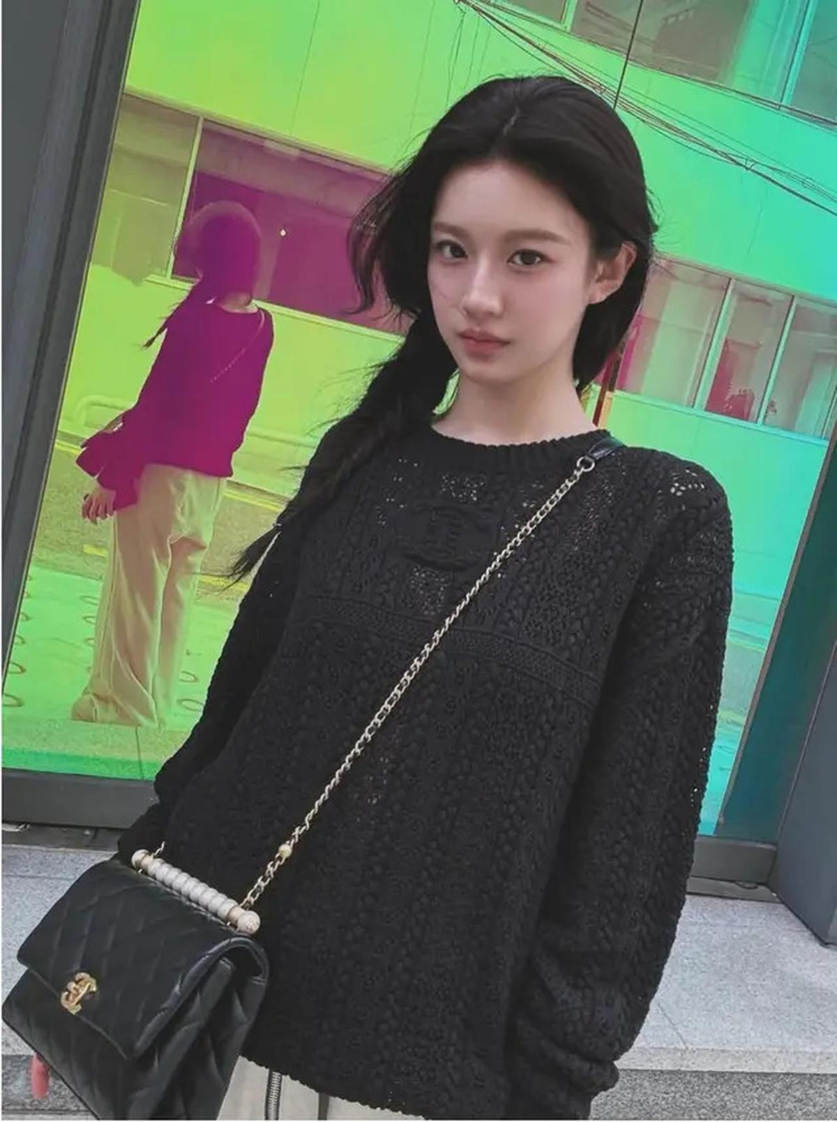 8 OOTD Human Chanel Go Youn Jung Pemeran Oh Yi Young di Drakor Resident Playbook