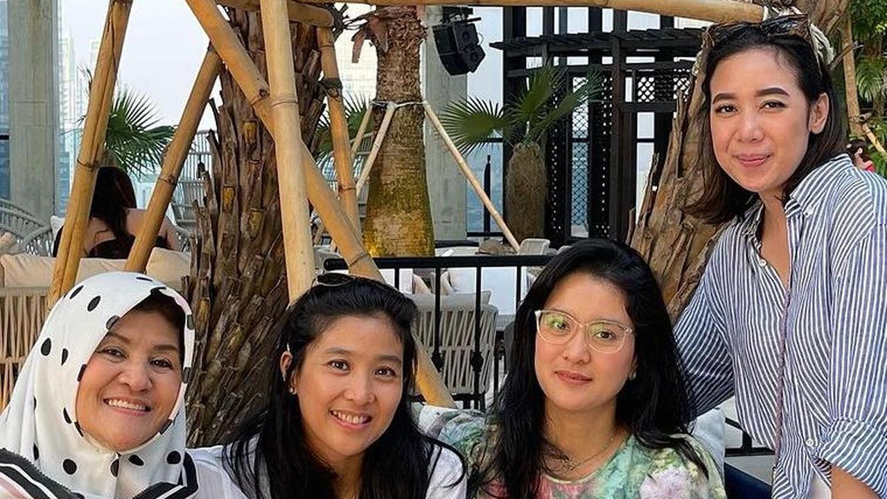 Momen Quality Time Olivia Zalianty dengan Keluarga
