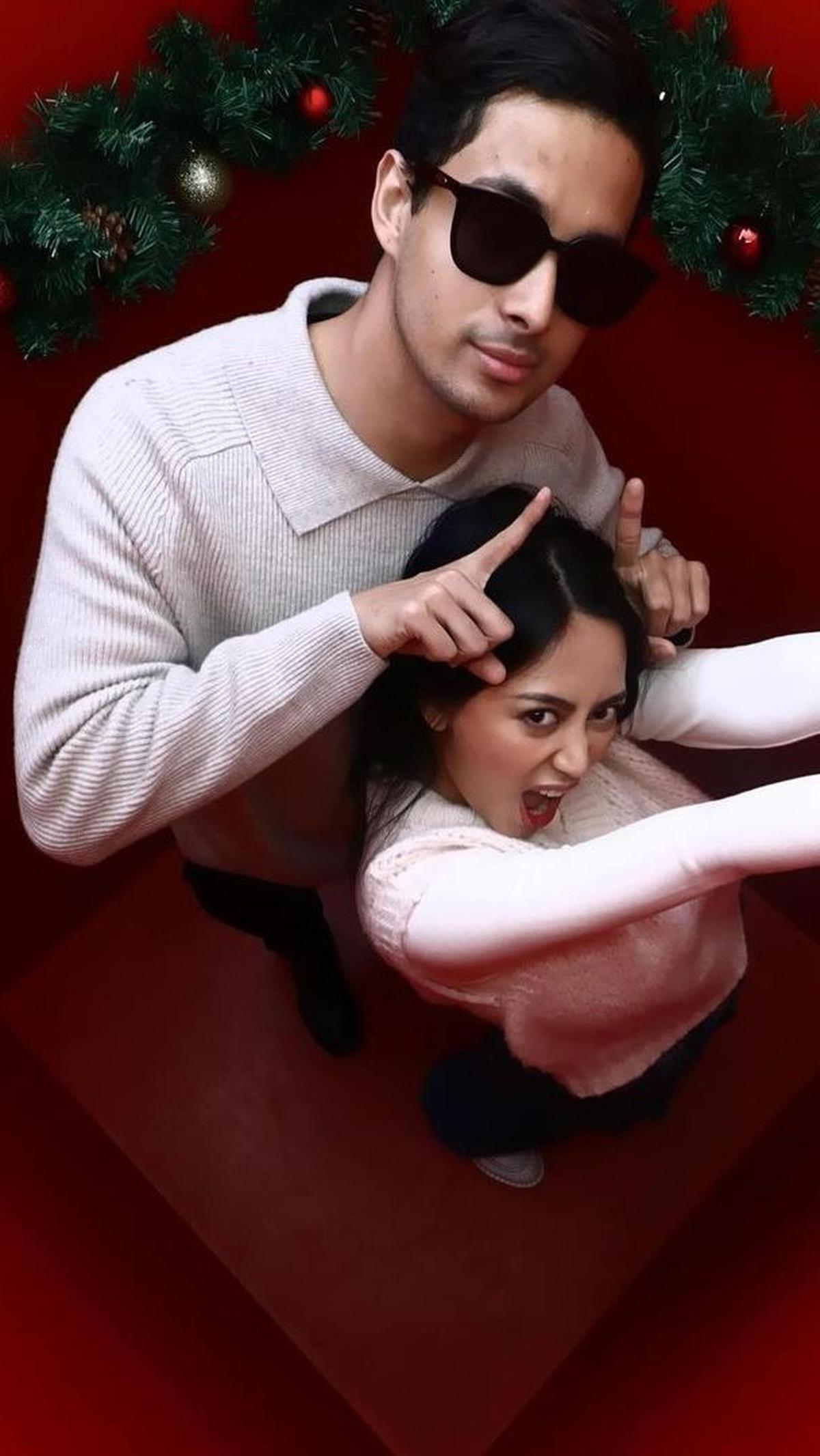 Tampil Serasi dan Berpose Lucu