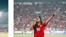 Raisa tak hanya hadir untuk menyaksikan laga, tetapi juga menyumbang suara emasnya dengan menyanyikan lagu kebangsaan di hadapan para suporter Timnas Indonesia. [@raisa6690]