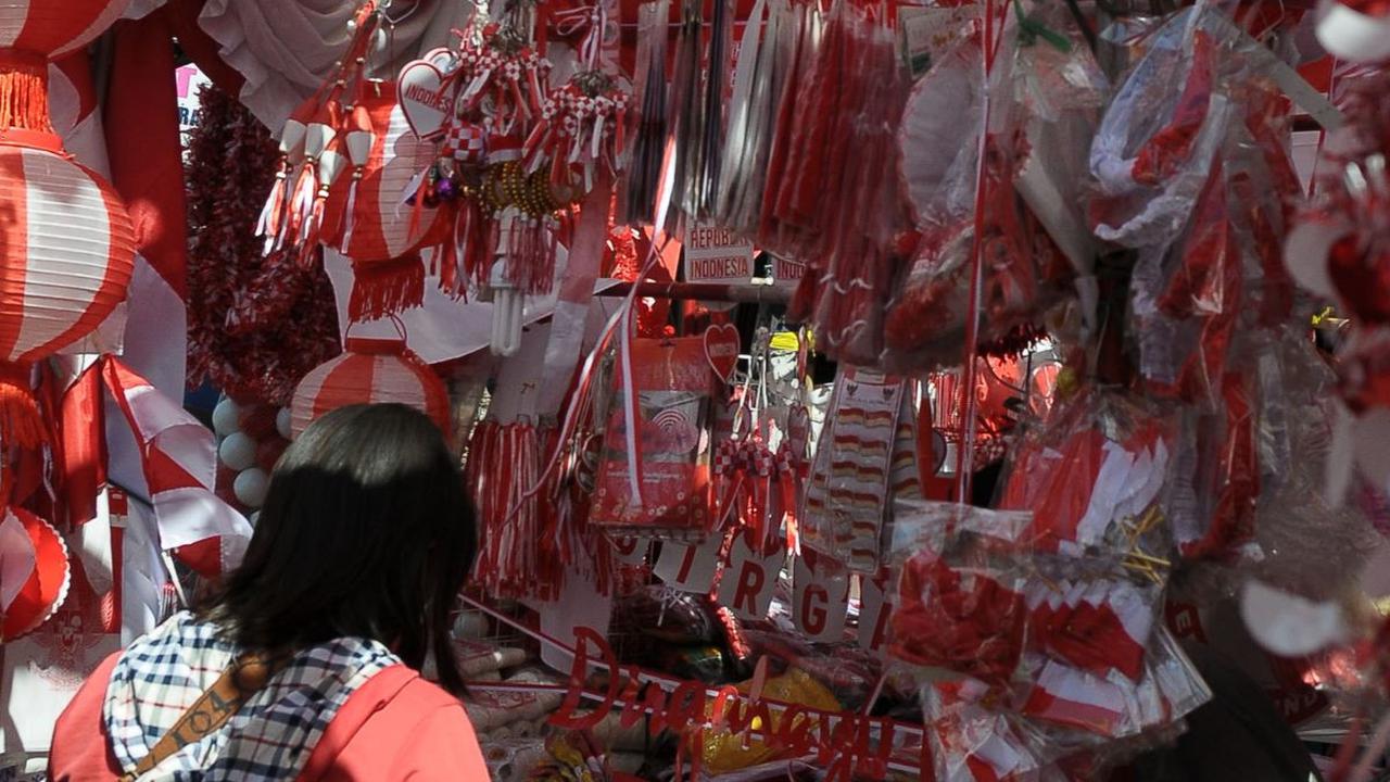 Aksesoris yang dijual di pasar ini bisa dibeli dengan satuan ataupun grosir dengan harga yang disesuaikan, sekitar Rp15 ribu untuk satuan Rp12 ribu untuk harga grosir.