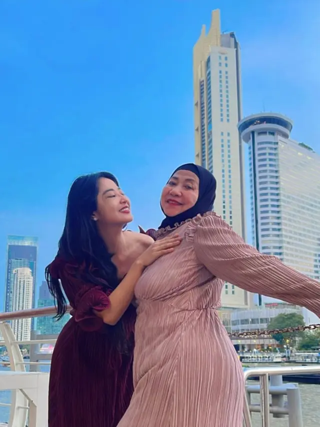 Dewi Perssik Oplas