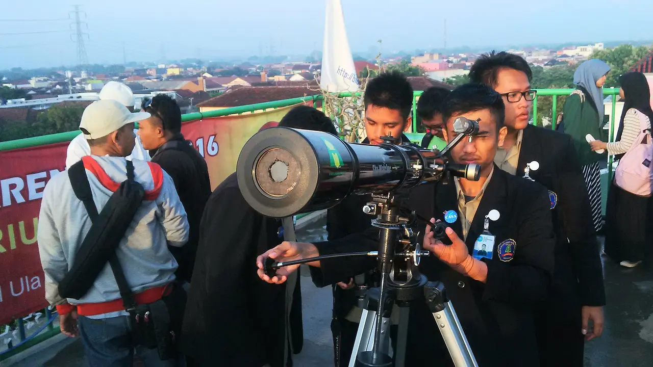 Persiapan melihat gerhana matahari di Solo