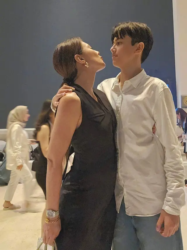 Wulan Guritno dan Putra Bungsu