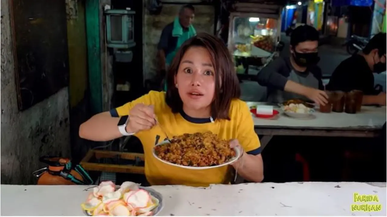 Ada Nasi Goreng Rp100 Ribu di Warung Pinggir Jalan, Apa Istimewanya?