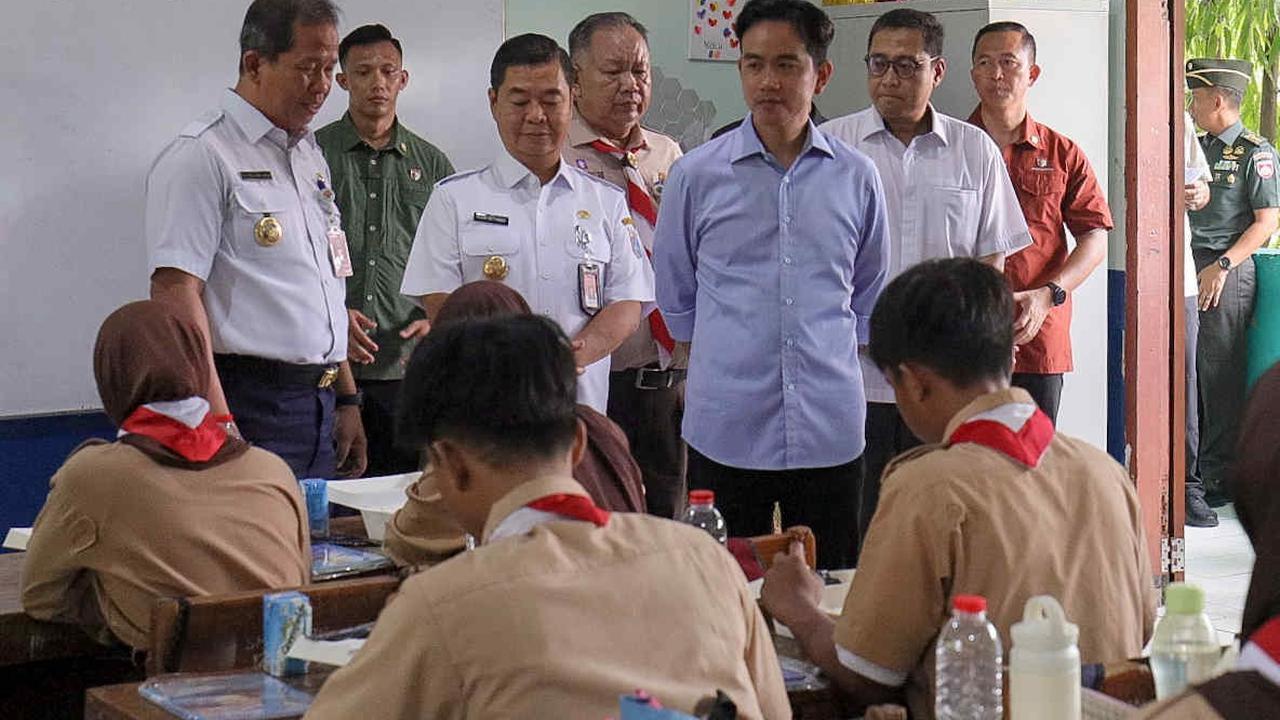 Wapres Gibran Tinjau Uji Coba Makan Bergizi di Jakarta