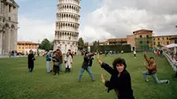 Menara Pisa, Paris