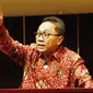 Ketua MPR RI Zulkifli Hasan membuka dan memberi pengantar Sosialisasi Empat Pilar MPR di kalangan Korps Alumni HMI (Kahmi) di Gedung Nusantara V, Komplek Parlemen Senayan, Jakarta.