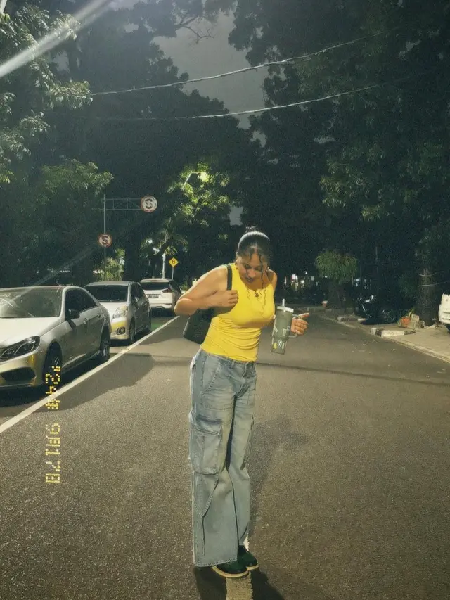 Strolling Look Versi Sitha Marino (Instagram/@sithamarino)