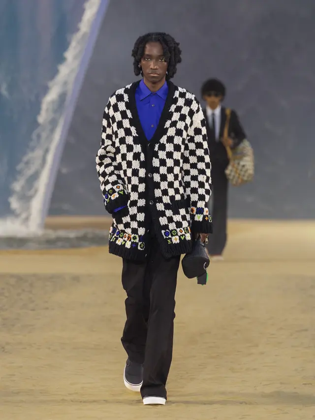Pharrell Williams Pamerkan Koleksi Louis Vuitton Menswear Spring/Summer 2027 dengan Set Panggung Ombak