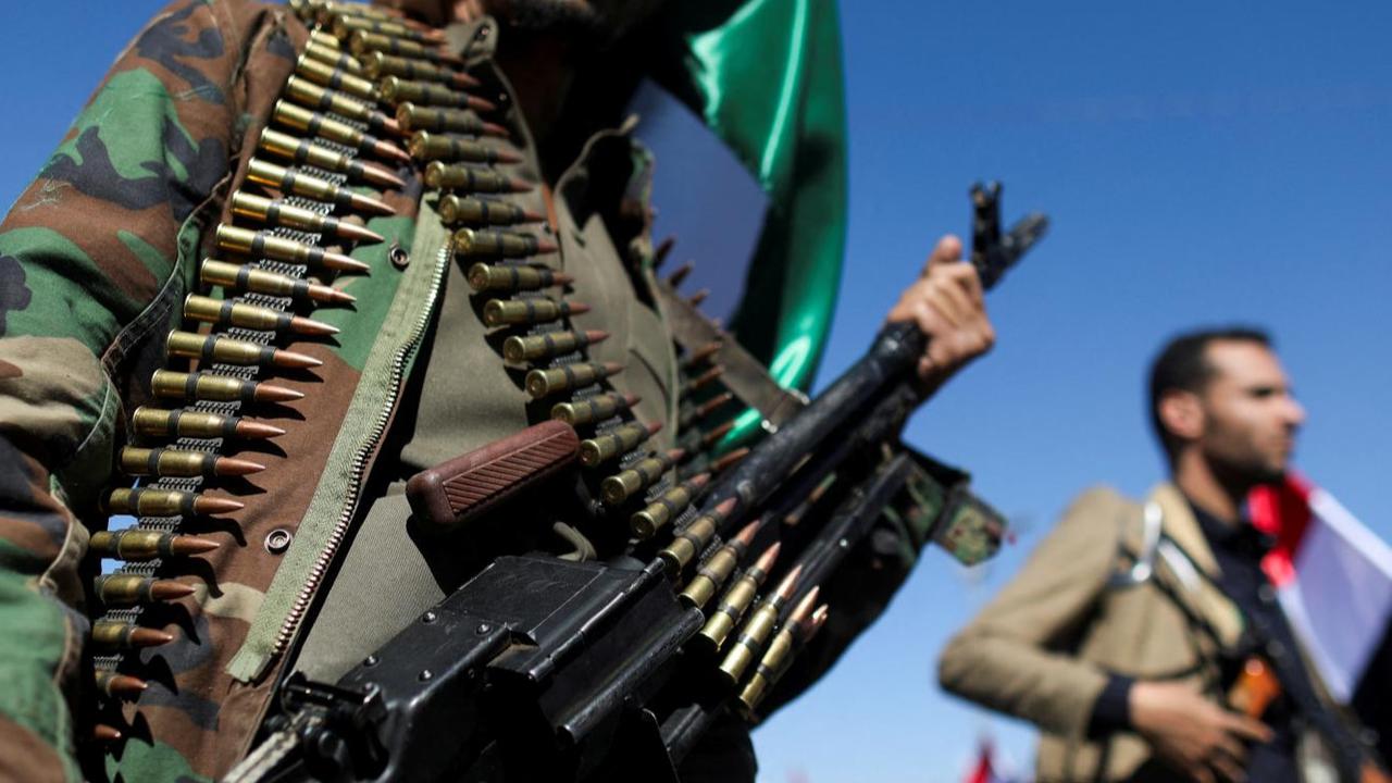Parade pasukan Houthi yang siap bertempur di Gaza