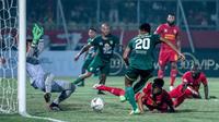 Duel Kalteng Putra vs Persebaya di Stadion Tuah Pahoe, Palangkaraya (13/9/2019). (Bola.com/Dok. Persebaya)