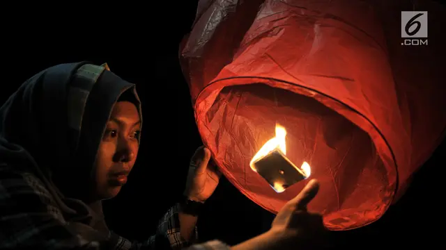 Ratusan Lampion Meriahkan Festival Imlek di Ancol