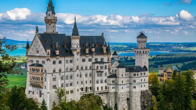 Keindahan Neuschwanstein Castle (sumber: neuschwanstein.de)