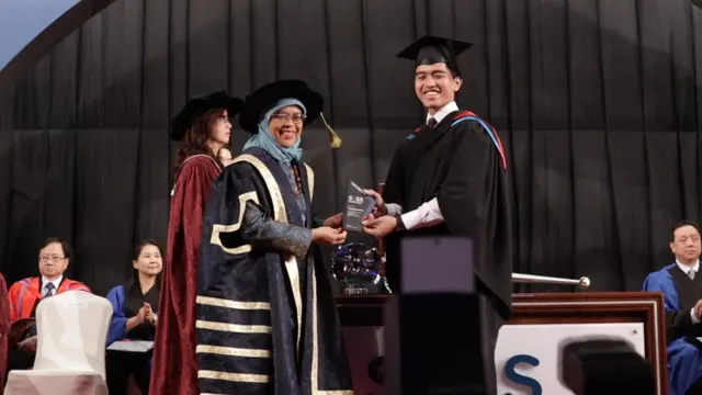 Akhirnya Lulus Kuliah, Ini 5 Momen Kaesang Wisuda di Singapura