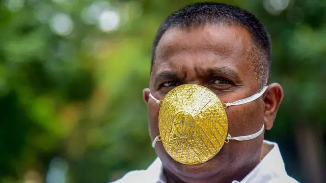 Rogoh Kocek Rp 57 Juta, Pria Ini Bikin Masker dari Emas Agar Terlindungi dari Virus Corona