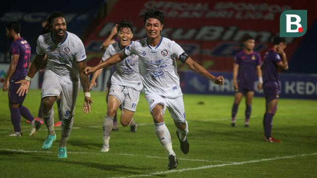 Foto: Hasil BRI Liga 1, Arema FC Sukses Kalahkan Persik Kediri dalam Drama Lima Gol