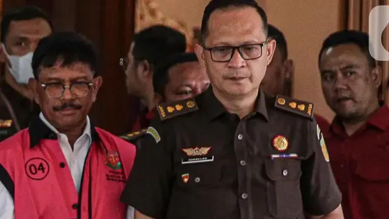 "Saudara tidak tahu, ini anggaran bukan Rp10 m, bukan Rp10 juta, ini Rp10 T. Rp1 T itu berapa juta pak, Rp1.000 miliar nah ini masa setahu saudara tidak melibatkan ahli?" cecar Fahzal.