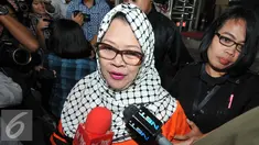KPK kembali memeriksa tersangka Dewie Yasin Limpo dengan menghadirkan Wakil Ketua Komisi VII DPR RI H Mulyadi, Jakarta, Rabu (4/10/2015). Dewie diperiksa terkait penerimaan hadiah Proyek Pembangunan Infrastruktur di Papua. (Liputan6.com/Helmi Afandi)