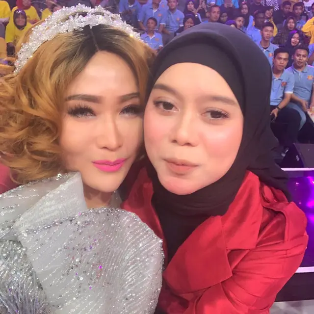 6 Potret Kebersamaan Lesty Kejora dan Inul Daratista, Bak Ibu Kandung