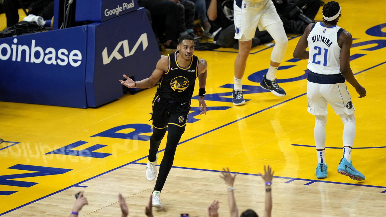 Warriors sikat Mavericks di final wilayah barat NBA