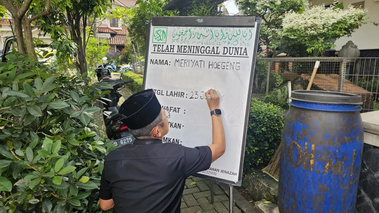 Meriyati Hoegeng meninggal dunia