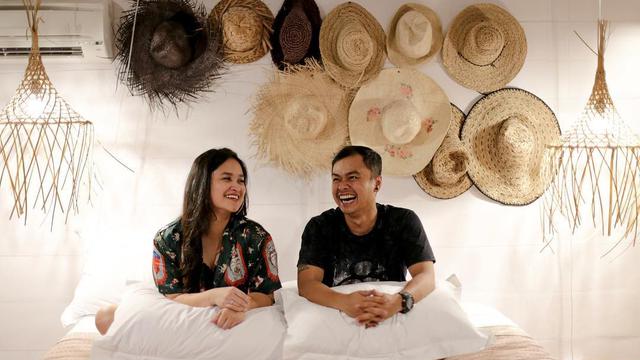 Umumkan Hamil Anak Ketiga, Ini 6 Potret Harmonis Wendi Cagur dan Istri