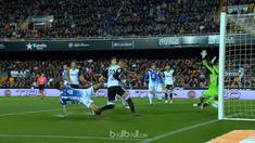 Valencia kalahkan Espanyol 1-0 dan naik ke peringkat tiga klasemen sementara La Liga meski seharusnya bisa menang dengan skor lebi...