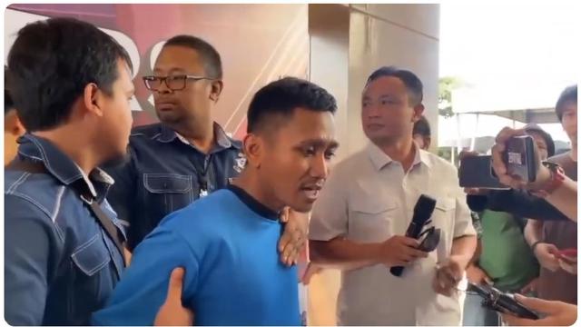 Tersangka kasus dugaan pembunuhan Vina Cirebon dan kekasihnya Eky, Pegi Setiawan alias Pegi alias Perong alias Robi Irawan.