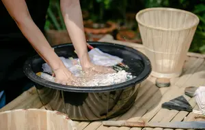 Kesalahan Merendam Pakaian yang Bikin Bau, Jangan Diulang Saat Mencuci