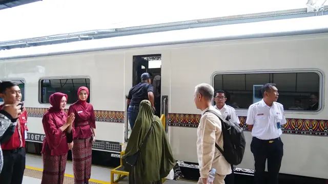 Saat KAI Wisata Pamer Layanan Gerbong Kereta Luar Biasa pada Para Delegasi ASEAN Railway CEOs’ Conferencedari 8 Negara ASEAN