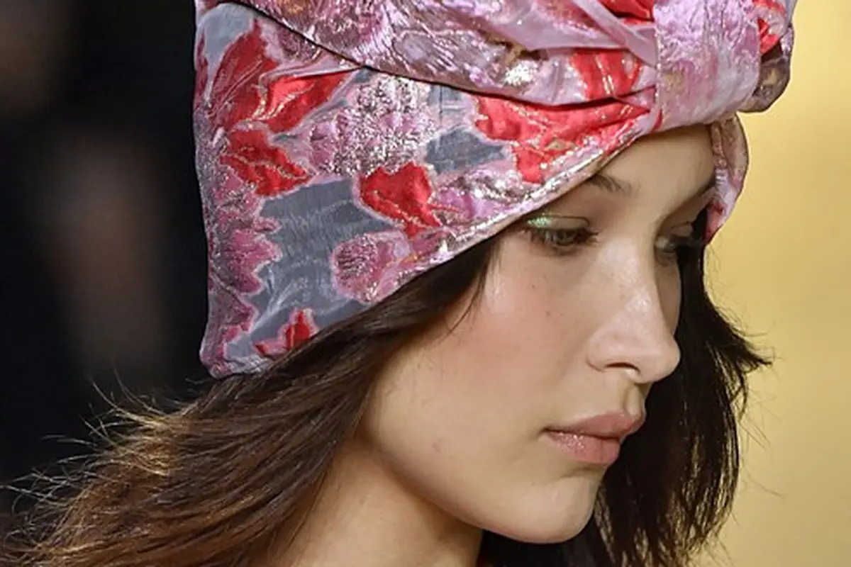 Pat McGrath - Tren Makeup NYWF: Holographic Shadow, No-Makeup (Makeup) Look