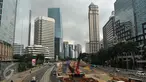 Kondisi arus lalu lintas di sepanjang Jalan Sudirman-Gatot Subroto, Jakarta, Kamis (22/03). Aksi unjuk rasa yang dilakukan sopir taksi membuat jalan di kawasan ini menjadi lengang. (Liputan6.com/Faisal R Syam)