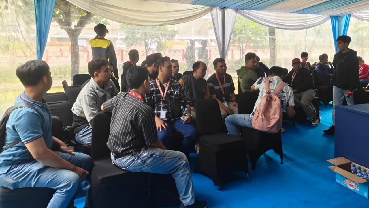 FOTO: Pendataan Pekerja Eks Hotel Sultan Capai 102 Orang pada Hari Pertama
