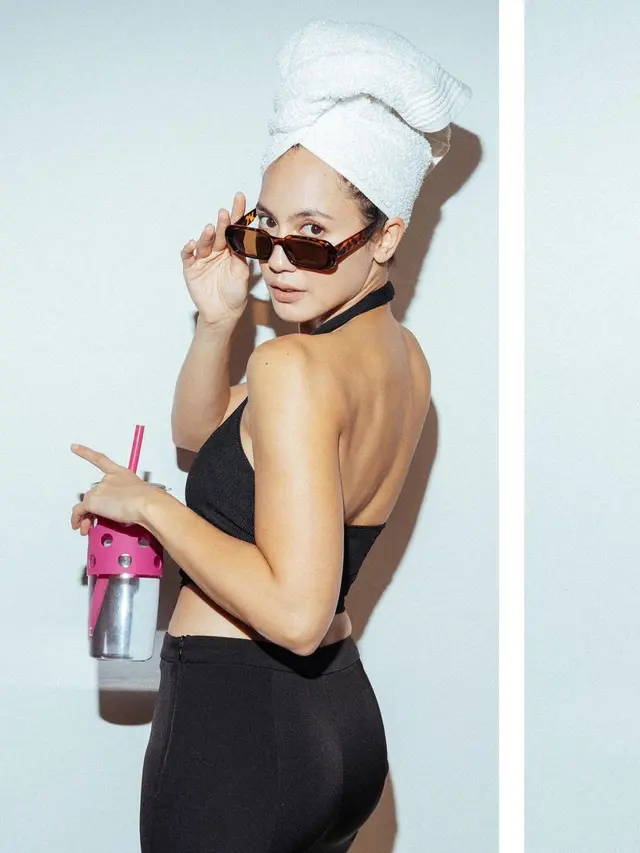 Deretan Foto Pevita Pearce Pamer Punggung Mulus