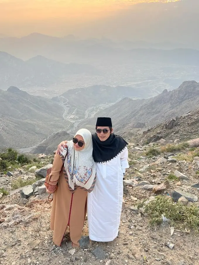 Potret Gus Iqdam dan istri (Sumber: Instagram/iqdammuhammad_)