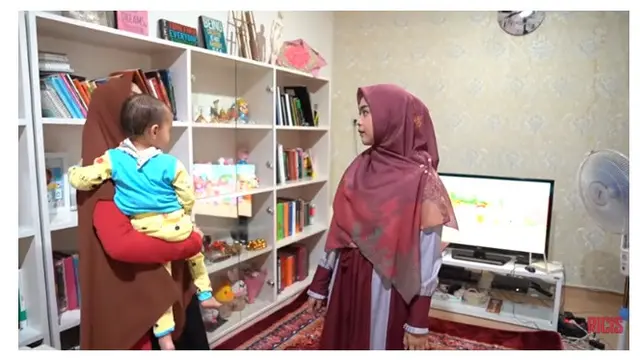 7 Potret Rumah Lama Ria Ricis, Sederhana dan Penuh Kenangan