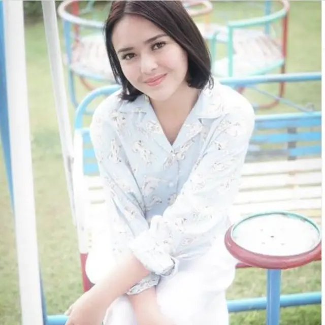 Tampilan Amanda Manopo Saat Syuting, dari Dress Murah Sampai Sepatu Rp12 Juta