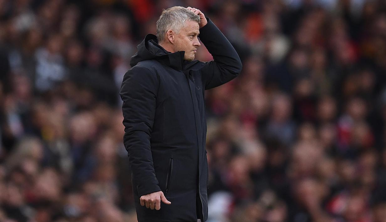 Anak asuh Ole Gunnar Solskjaer dibuat tak berkutik dan tak berdaya oleh Liverpool, bahkan sejak awal pertandingan. The Reds berhasil mengacak-acak pertahanan United dan tampil sangat superior. (AFP/Oli Scarff)